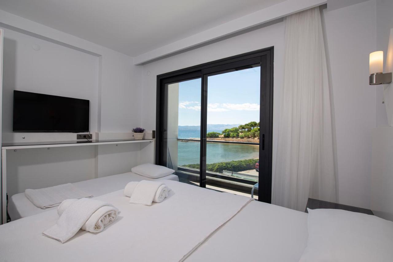 Mert Otel Çeşme Exterior foto