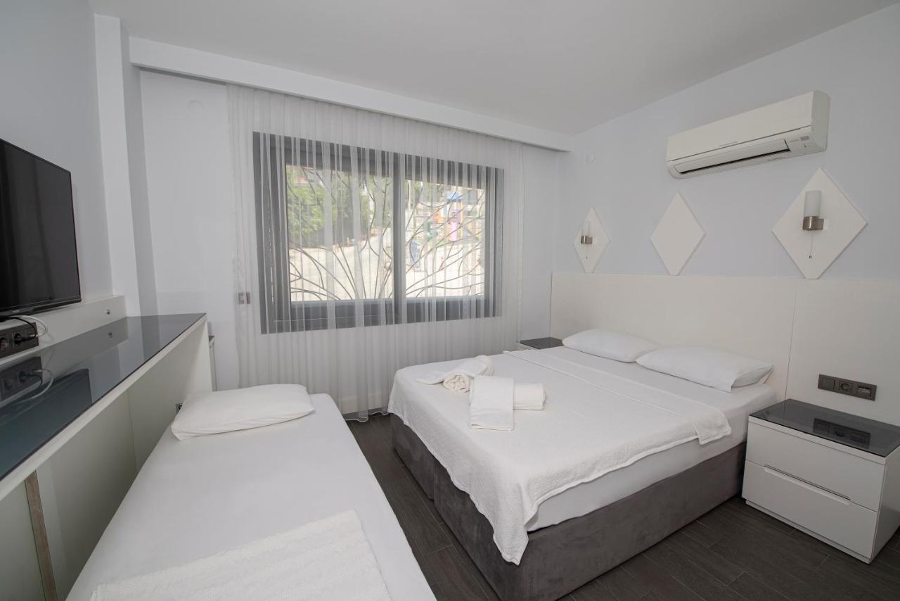 Mert Otel Çeşme Exterior foto