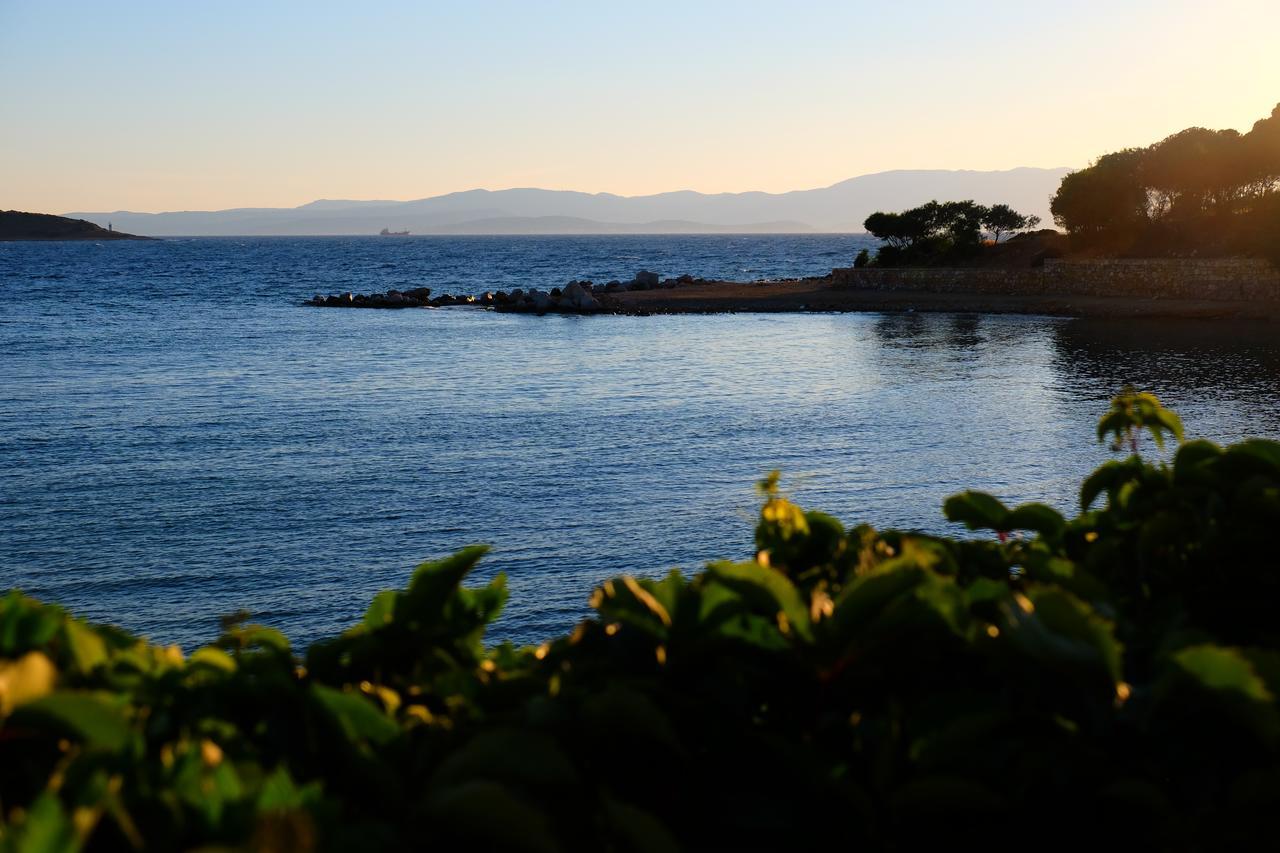 Mert Otel Çeşme Exterior foto